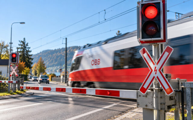 Fünf Bahn­über­gän­ge wer­den moder­ni­siert